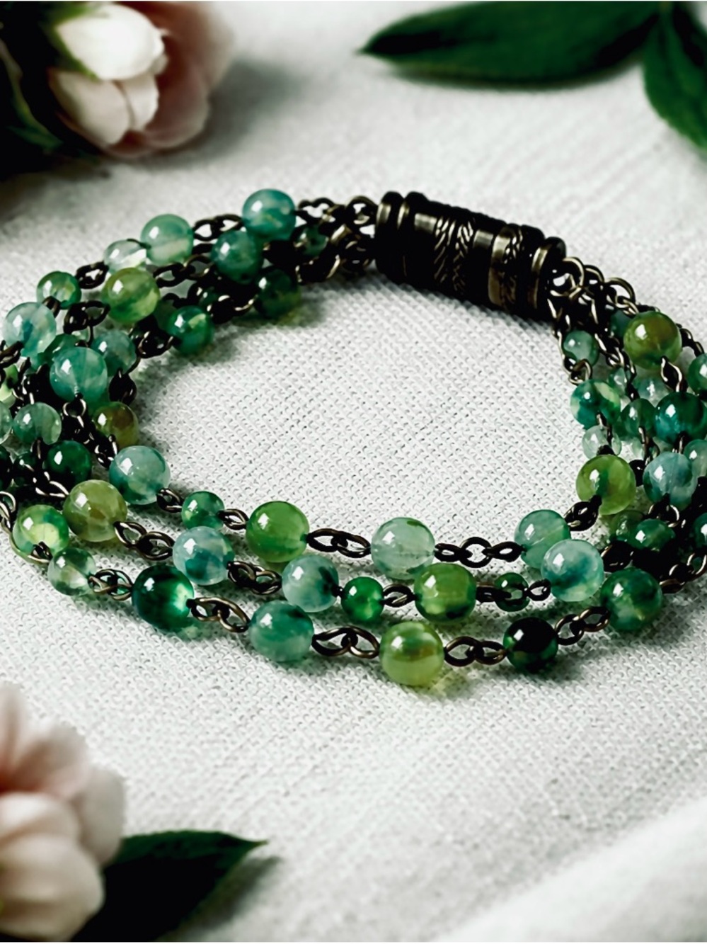 Green Beaded Multi Strand Bracelet Magnetic Clasp 8” Aqua Jade Glass Stone Layer